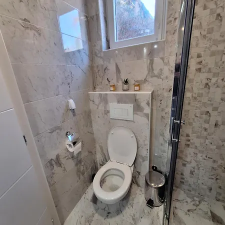 Milovanovic アパート